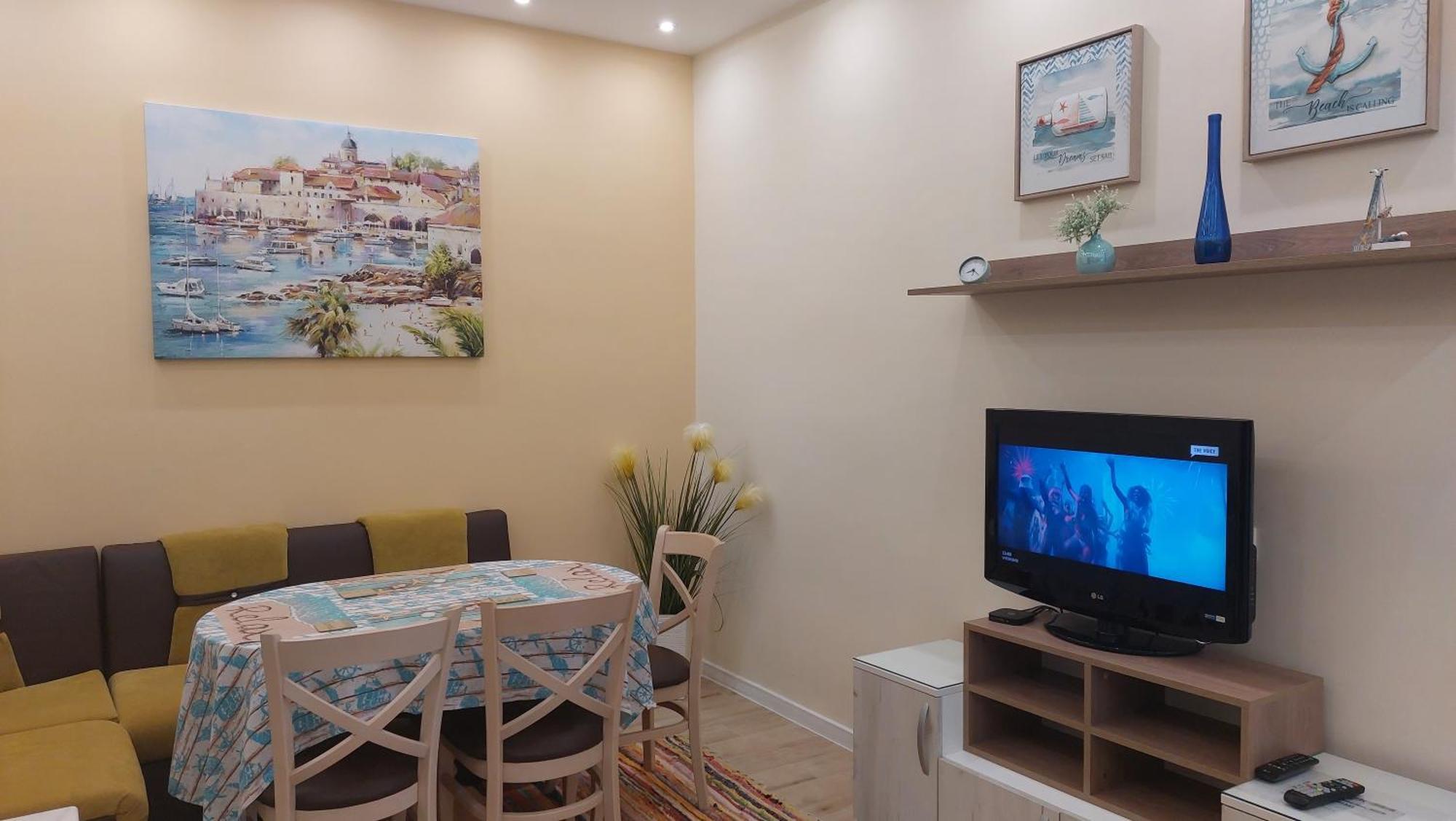 Апартамент Pink & Blue - 2Bdr With Balcony - Wi-Fi Varna Ngoại thất bức ảnh
